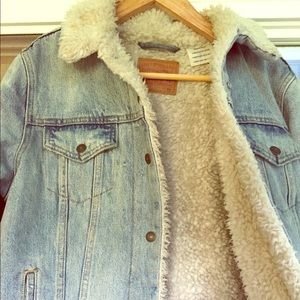 Authentic Levi’s “The Sherpa Trucker” Jean Jacket